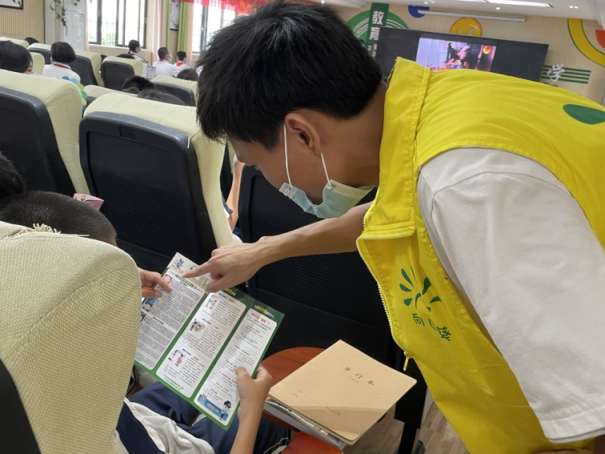 阜沙鎮(zhèn)禁毒信息〔2022〕第260期--【禁毒攻堅(jiān)】“護(hù)航青春助成長”—阜沙羅松小學(xué)開展禁毒宣講活動(dòng)